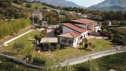 Villa bifamiliare in vendita a Atina