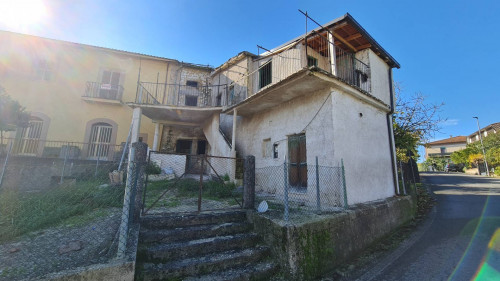 typical historical house for sale in Colfelice