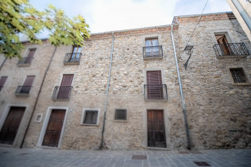 Abitazioni tipiche storiche in vendita a Sasso di Castalda
