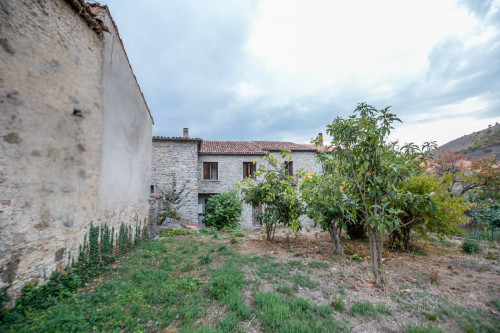 Abitazioni tipiche storiche in vendita a Sasso di Castalda