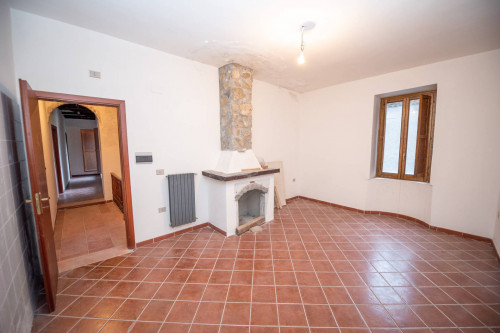 Abitazioni tipiche storiche in vendita a Sasso di Castalda