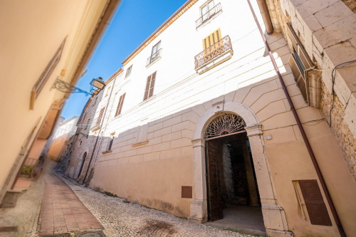 historic residence for sale in Rocca d'Arce