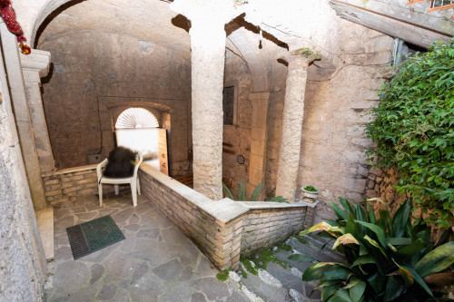 historic residence for sale in Rocca d'Arce