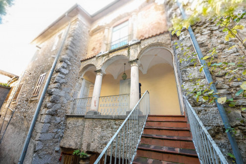 historic residence for sale in Rocca d'Arce