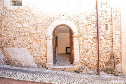 historic residence for sale in Rocca d'Arce