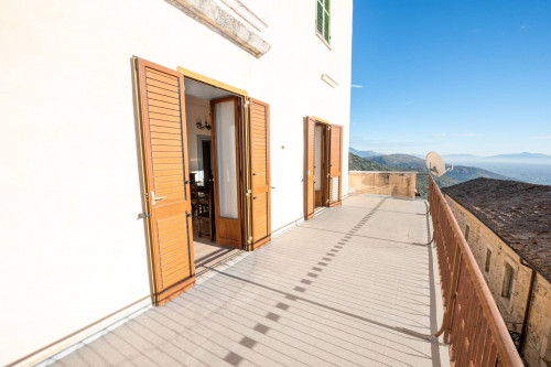 historic residence for sale in Rocca d'Arce