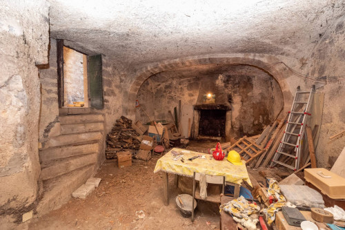 historic residence for sale in Rocca d'Arce