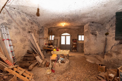 historic residence for sale in Rocca d'Arce