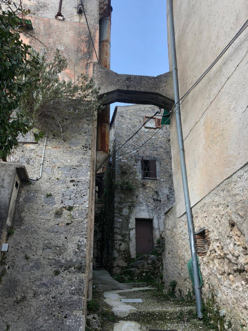 typical historical house for sale in Colle San Magno