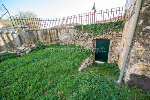 Abitazioni tipiche storiche in vendita a San Donato Val di Comino