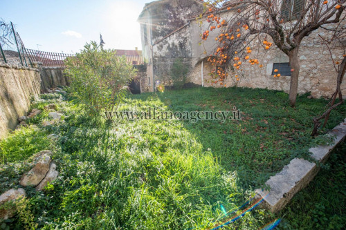 Abitazioni tipiche storiche in vendita a San Donato Val di Comino