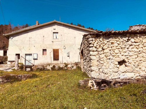 Casale di campagna in vendita a Santopadre