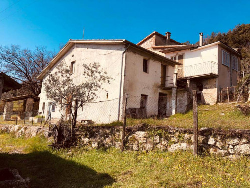 Casale di campagna in vendita a Santopadre