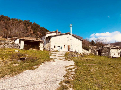 Casale di campagna in vendita a Santopadre