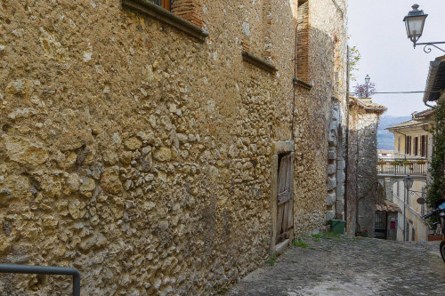Abitazioni tipiche storiche in vendita a Monte San Giovanni Campano