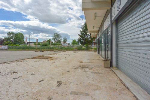 Locale commerciale in vendita a Castrocielo