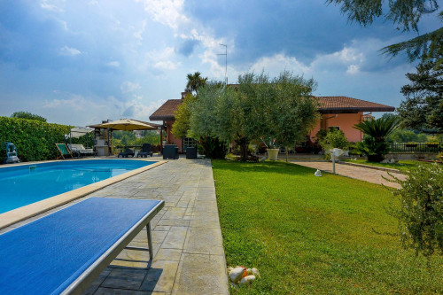 Villa in vendita a Strangolagalli