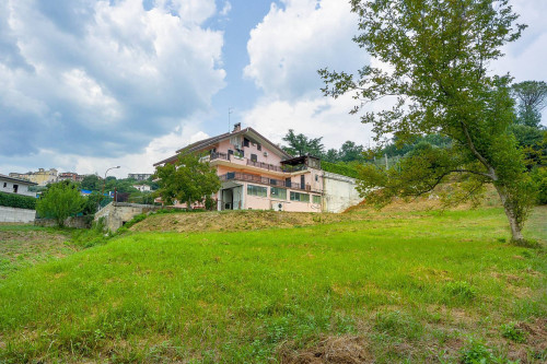 Villa in vendita a Strangolagalli