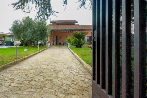 Villa in vendita a Strangolagalli