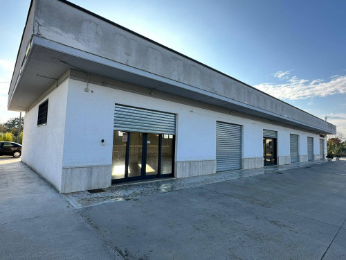 Locale commerciale in vendita a Roccasecca