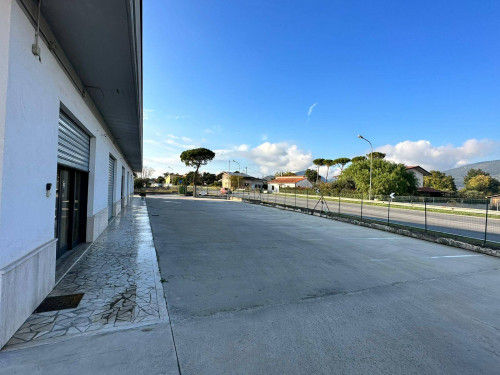 Locale commerciale in vendita a Roccasecca