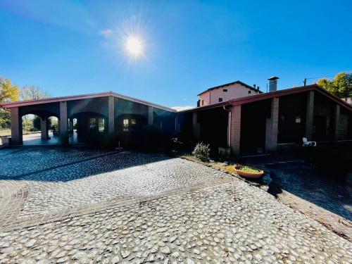 Turistico-alberghiero in vendita a Arce