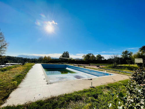 Turistico-alberghiero in vendita a Arce