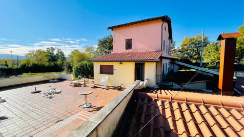 Turistico-alberghiero in vendita a Arce