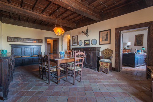 Palazzo storico in vendita a Vico nel Lazio