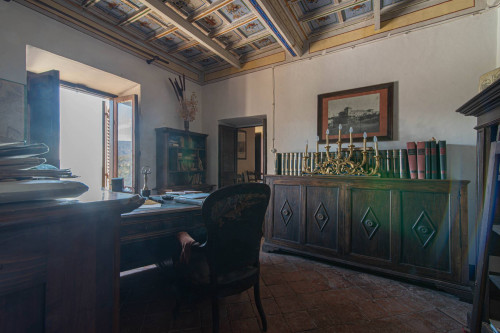 Palazzo storico in vendita a Vico nel Lazio