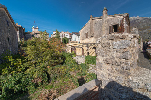 Palazzo storico in vendita a Vico nel Lazio