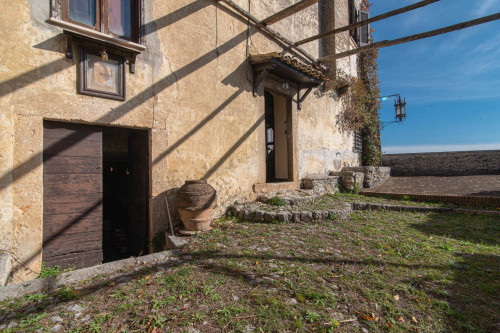 Palazzo storico in vendita a Vico nel Lazio