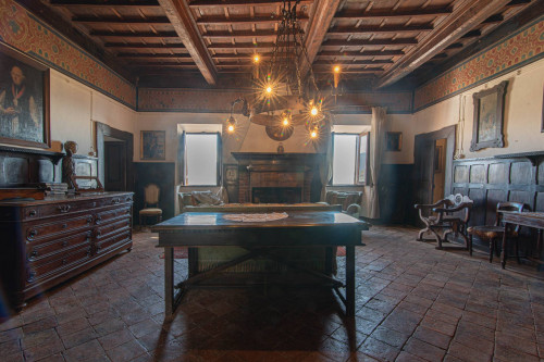 Palazzo storico in vendita a Vico nel Lazio