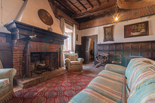 Palazzo storico in vendita a Vico nel Lazio