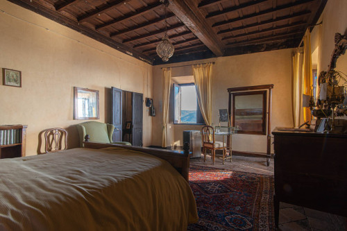 Palazzo storico in vendita a Vico nel Lazio