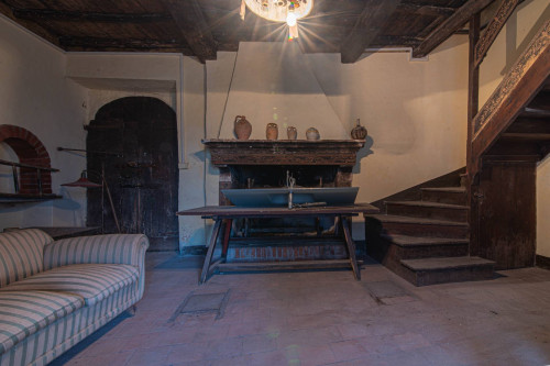 Palazzo storico in vendita a Vico nel Lazio