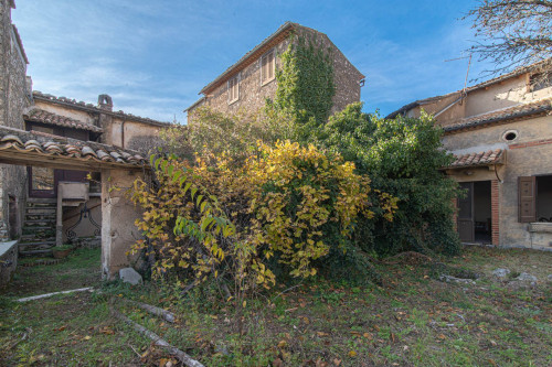 Palazzo storico in vendita a Vico nel Lazio
