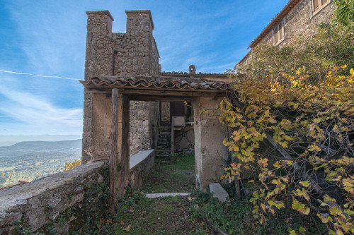 Palazzo storico in vendita a Vico nel Lazio