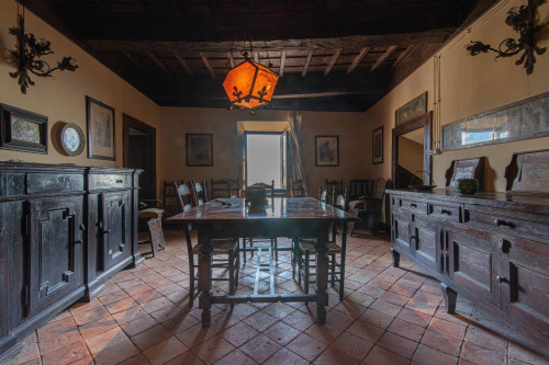 Palazzo storico in vendita a Vico nel Lazio