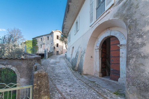 Palazzo storico in vendita a Posta Fibreno