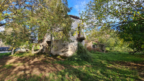 farmhouse for sale in Aquino