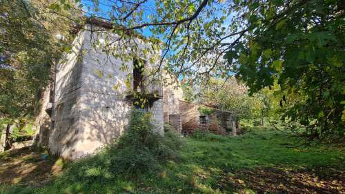 farmhouse for sale in Aquino