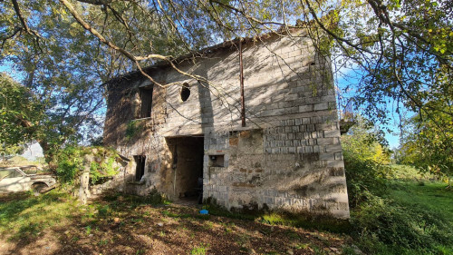 farmhouse for sale in Aquino