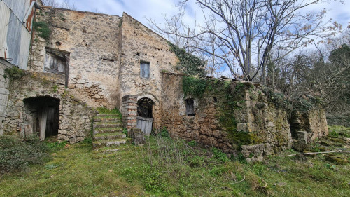 farmhouse for sale in Aquino