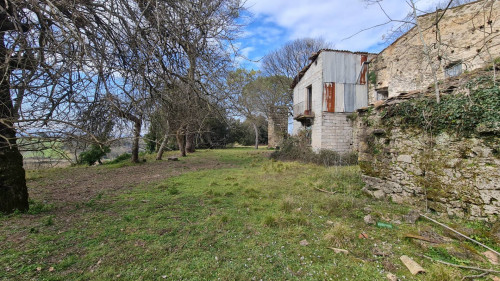 farmhouse for sale in Aquino