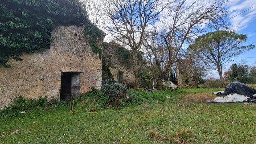 farmhouse for sale in Aquino