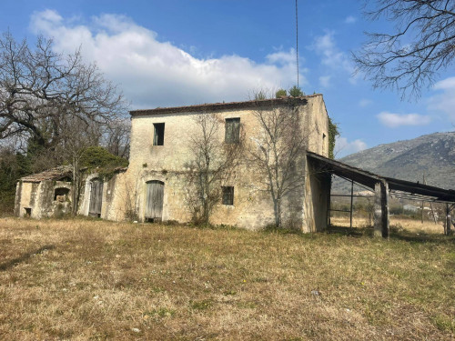 Casale di campagna in vendita a Roccasecca