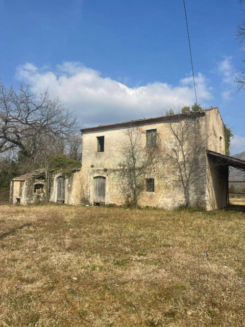 Casale di campagna in vendita a Roccasecca
