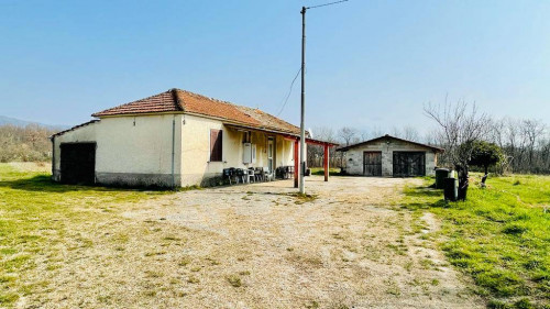 farmhouse for sale in Colfelice
