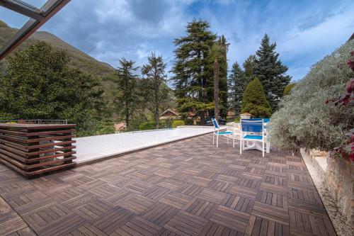 Villa for sale in Atina